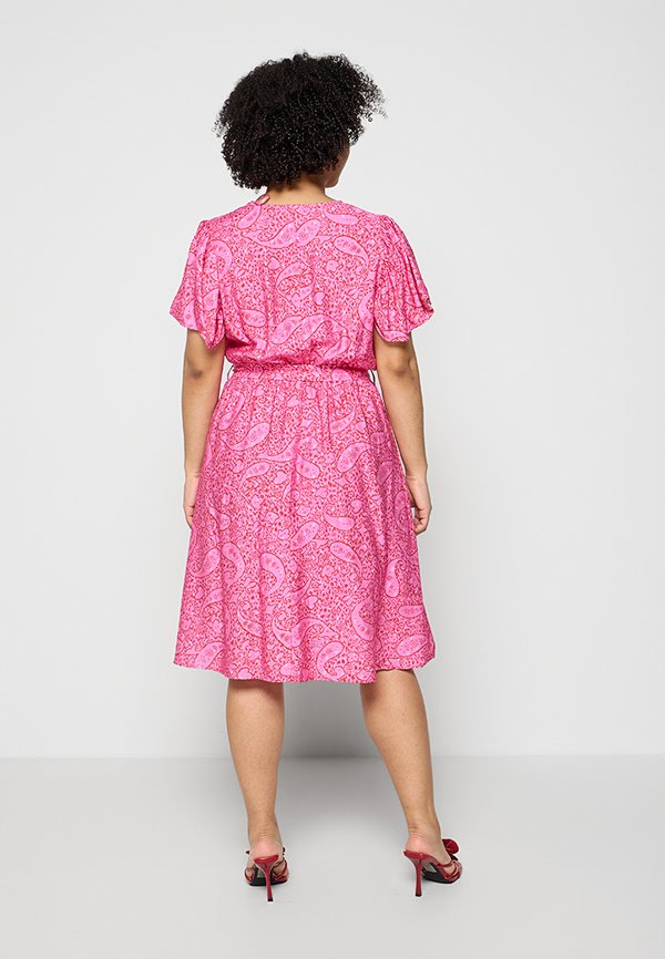 ONLY Carmakoma CARCARRIE Short