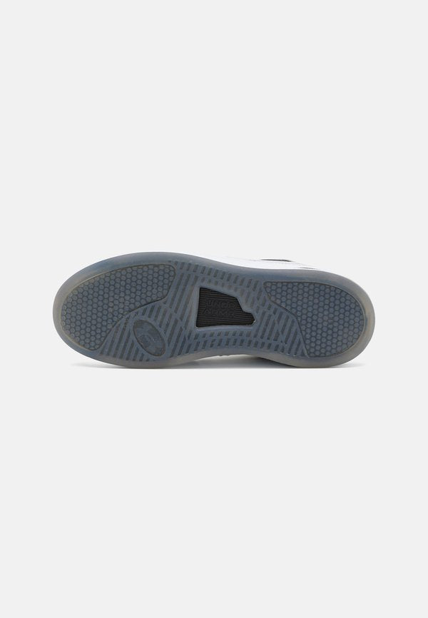 Under Armour COURT 96