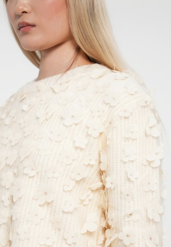 ONLY ONLHUA LIFE FLOWER DETAIL O NECK