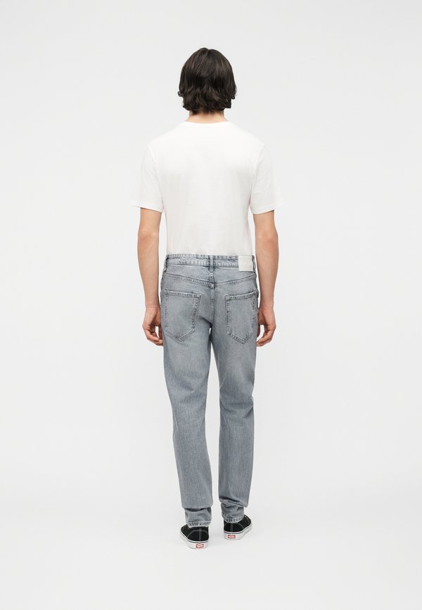 Only & Sons Relaxed fit ONSYOKE Mid rise tapered