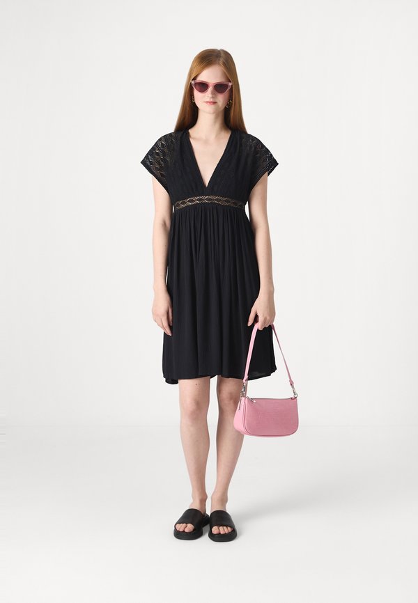 VILA VIAMLINE V-NECK SHORT