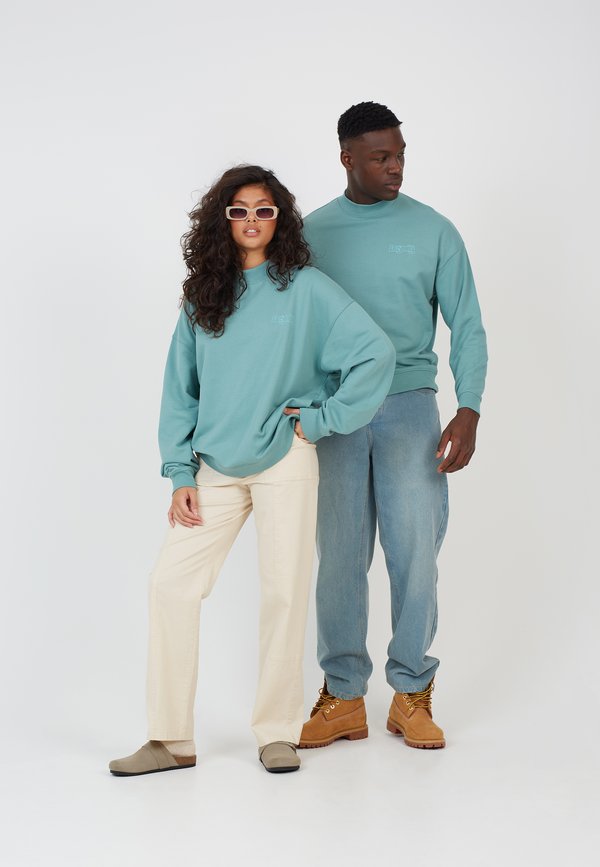 LEGACY STUDIOS UNISEX