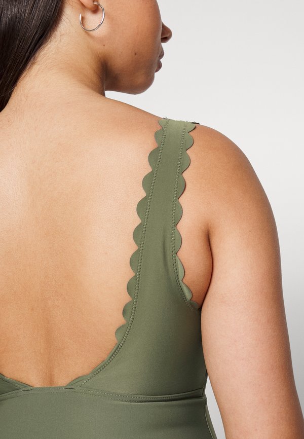 Marks & Spencer PADDED SCALLOP PLUNGE