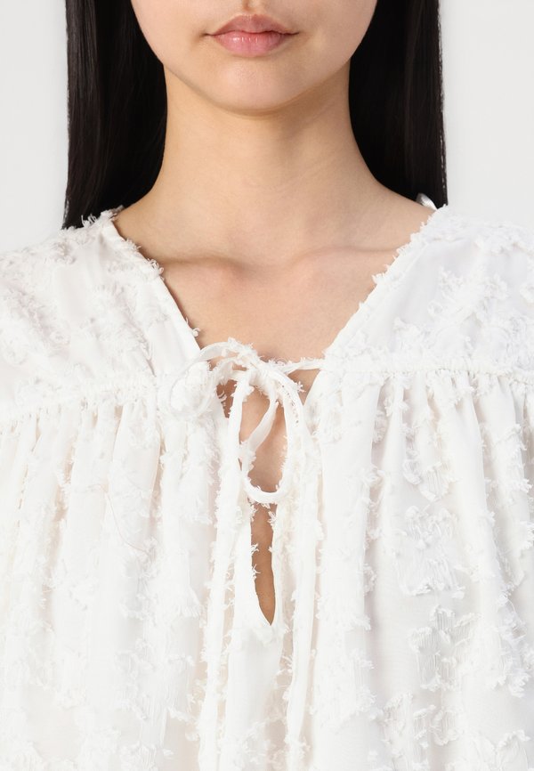 Gina Tricot STRUCTURED