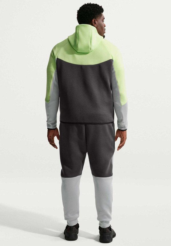 Nike Sportswear