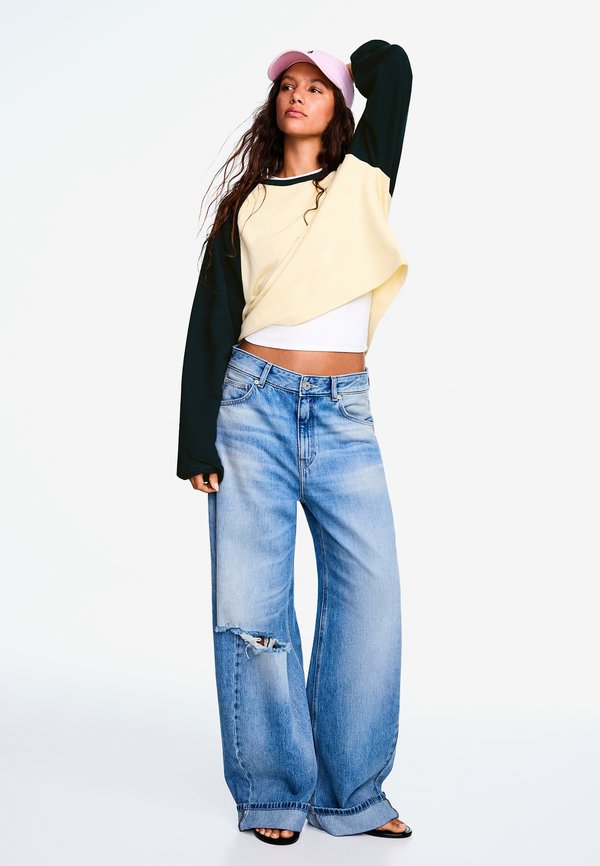 Bershka TSHIRT - Long sleeved top - light yellow