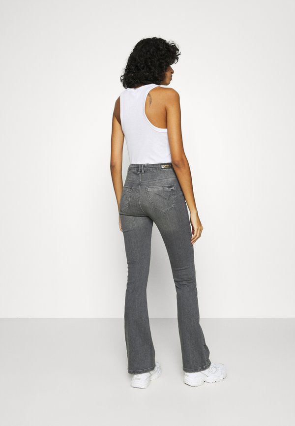 ONLY ONLPAOLA FLARED JEANS