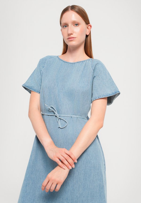CLOSED SHORT GATHERED DRESS