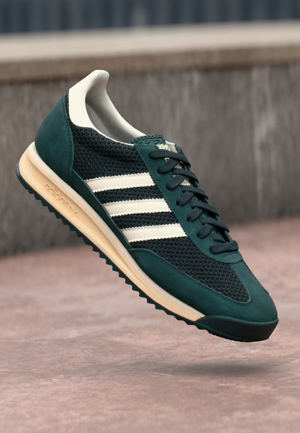 adidas Originals SL 72 RS UNISEX - Trainers - aurora ivy/off white/warm vanilla