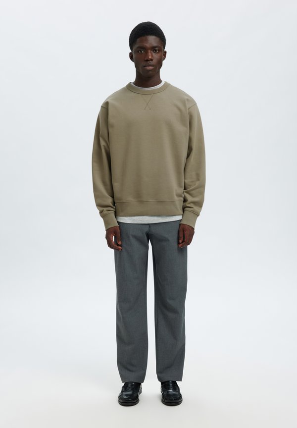 Selected SLHRELAXLUKE LS SWEAT CREW NECK NOOS