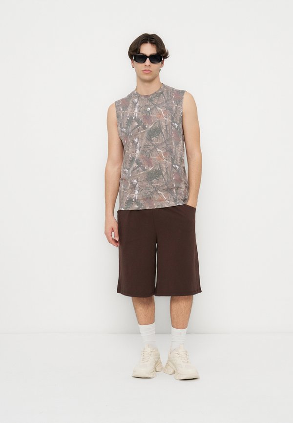 YOURTURN by Zalando REGULAR FIT CAMO TANK