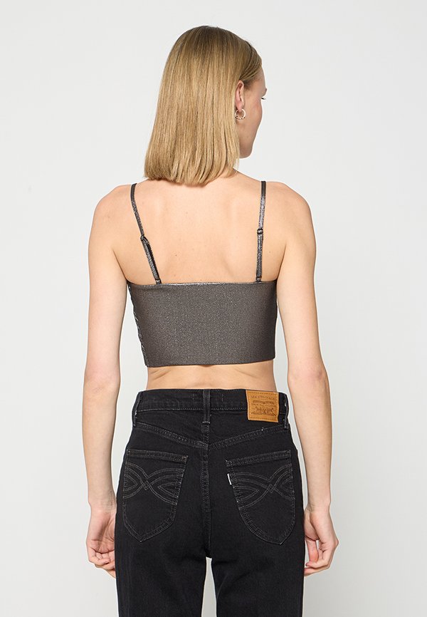 & OTHER STORIES LEXI
