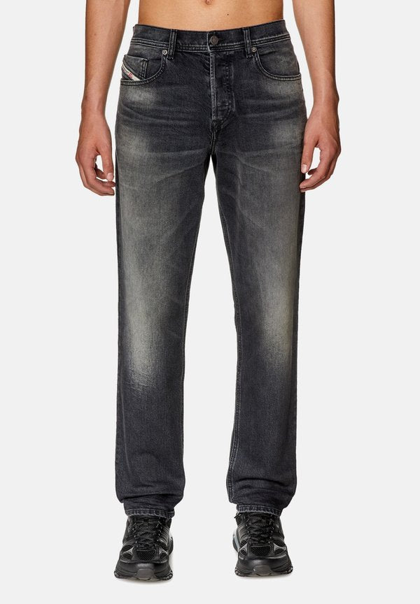 Diesel 2023 D-FINITIVE TAPERED
