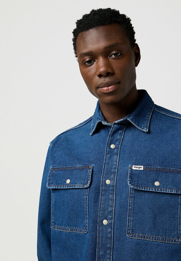 Wrangler LONG SLEEVE LOOSE FIT