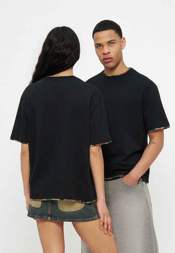 YOURTURN by Zalando BOXY FIT CAMOUFLAGE DOUBLE SLEEVE