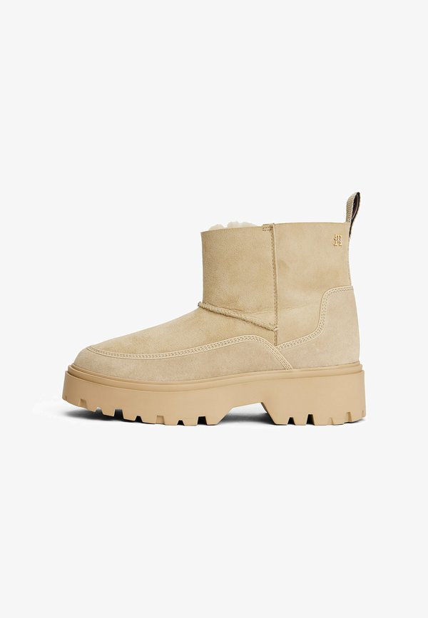 Tommy Hilfiger CLEAT PULL-ON  - Winter boots - horseradish