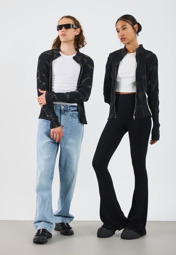 YOURTURN by Zalando MUSCLE FIT WASHED ZIP-UP SWEATSHIRT