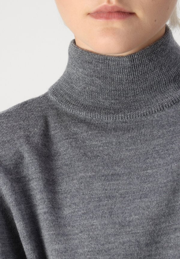 VILA VIAGNES TURTLE NECK PULLOVER