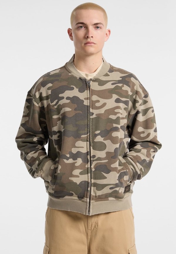 Guess MIT MUSTER - Bomber Jacket - camouflage