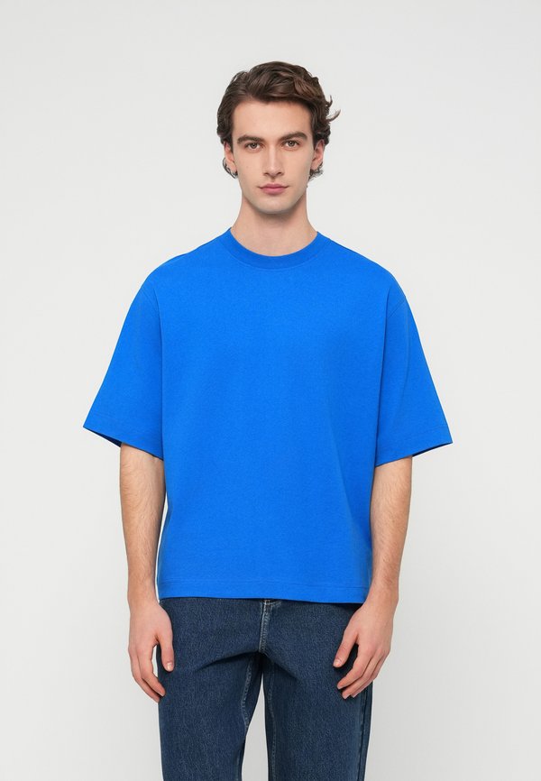Selected SLHBOXYLOGAN O NECK LOGO TEE