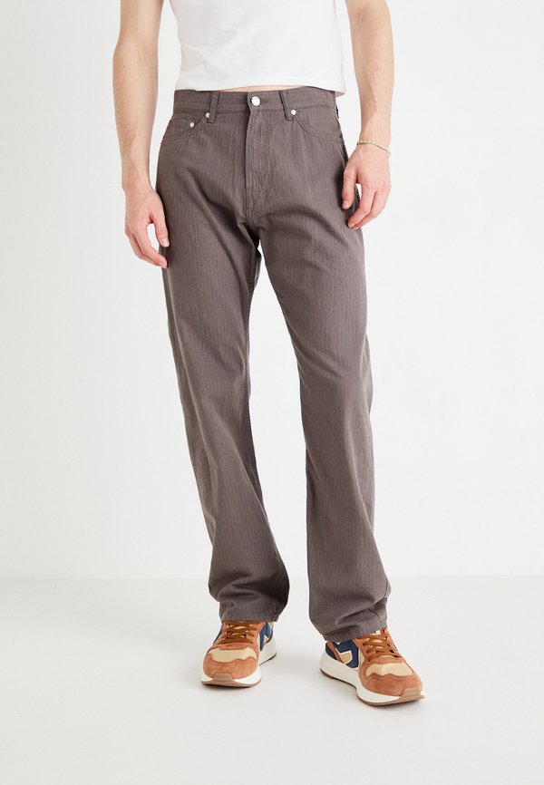 Weekday SPACE RELAXED STRAIGHT