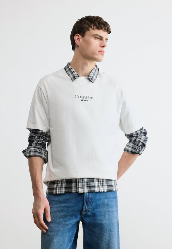 Calvin Klein Jeans GRAPHIC TEE - Print T-shirt - bright white