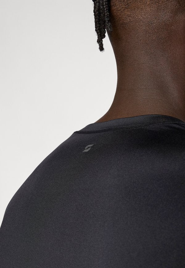 Pier One Sport by Zalando FITTED LONG SLEEVE LIGHT WEIGHT TOP