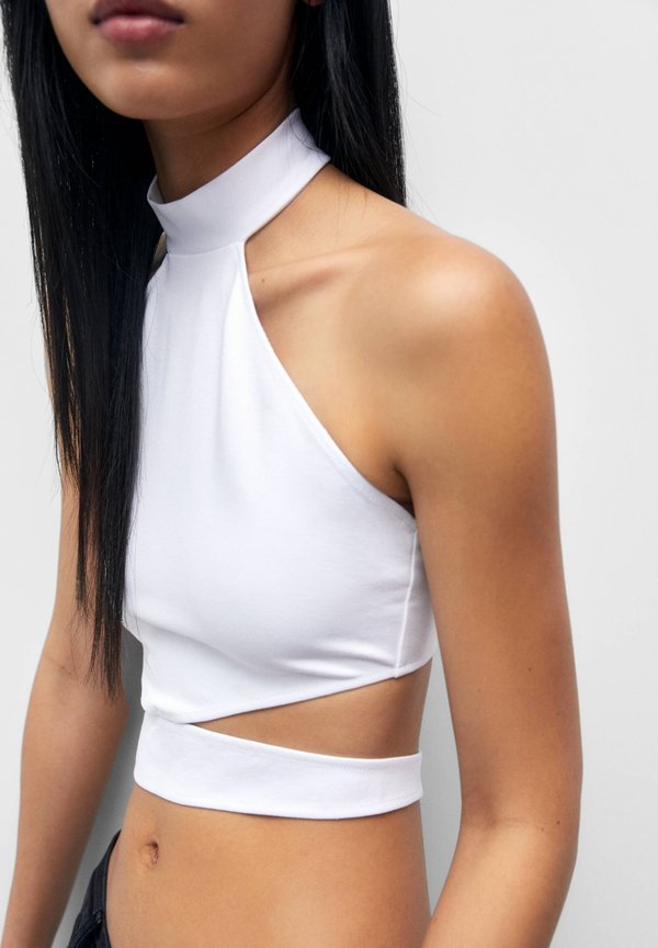 PULL&BEAR CUT-OUT HALTER NECK