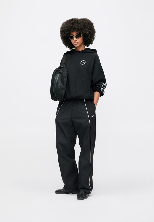 Nike Sportswear STREET