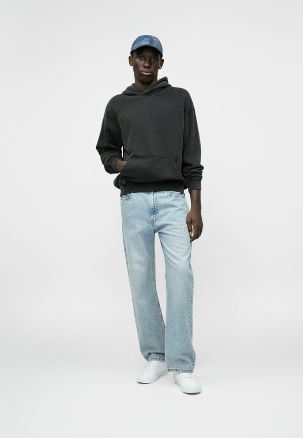 Abercrombie & Fitch ESSENTIAL