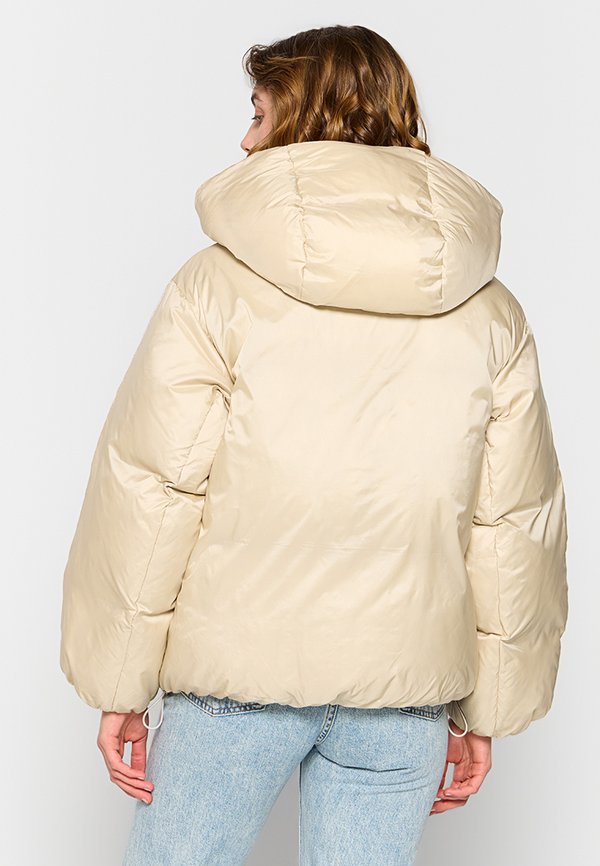 Levi's® BUBBLE SHORTY ALMOND MILK