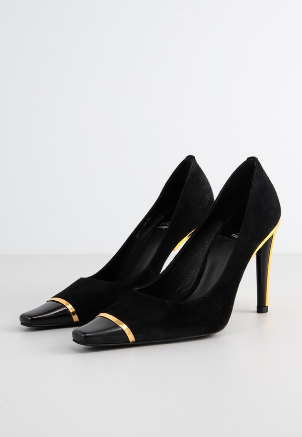 Jeffrey Campbell