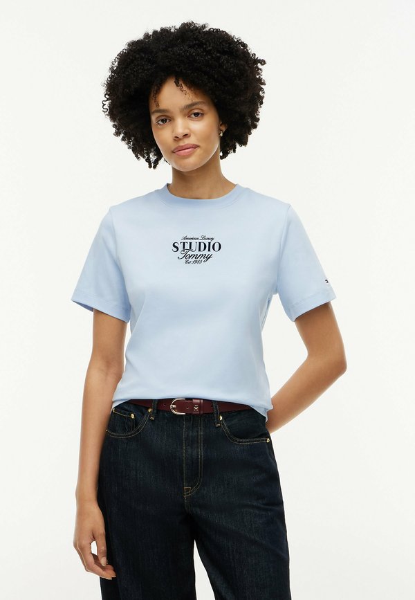 Tommy Hilfiger TOMMY HILFIGER LOGO INTERLOCK KNIT CREW NECK T-SHIRT - Print T-shirt - sky blue