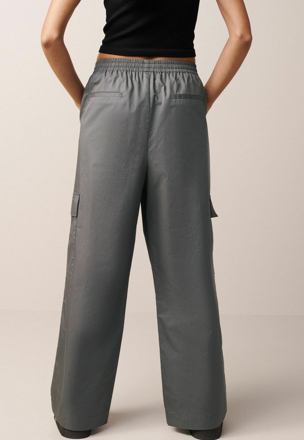 Next WIDE LEG