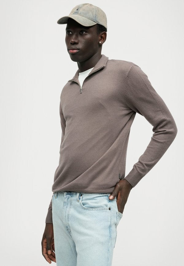 Hollister Co. STRAIGHT