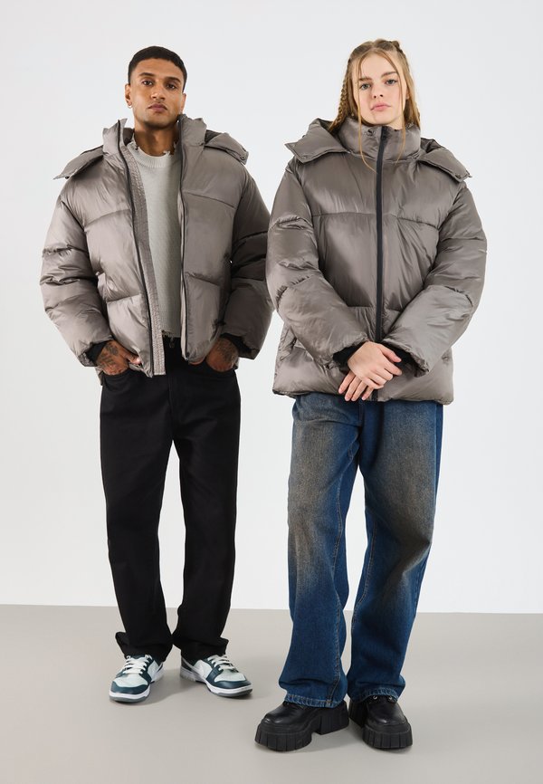 YOURTURN by Zalando UNISEX OVERSIZED FIT HOODED PUFFER JACKET
