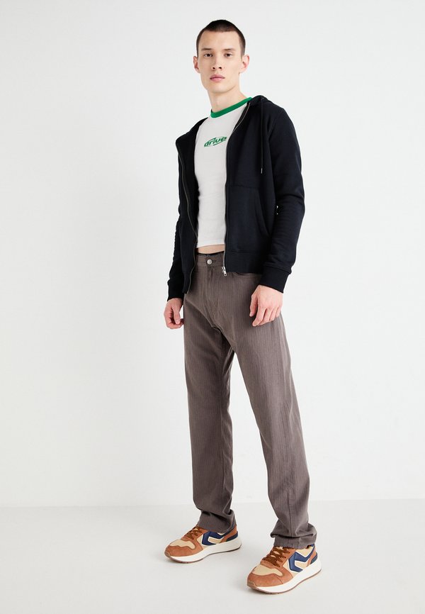 Weekday SPACE RELAXED STRAIGHT