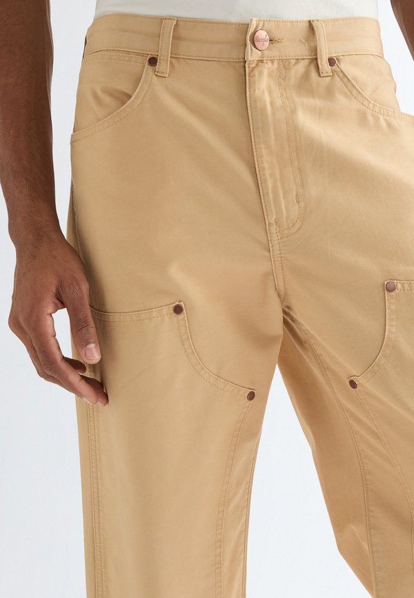 Wrangler DOUBLE KNEE CARPENTER