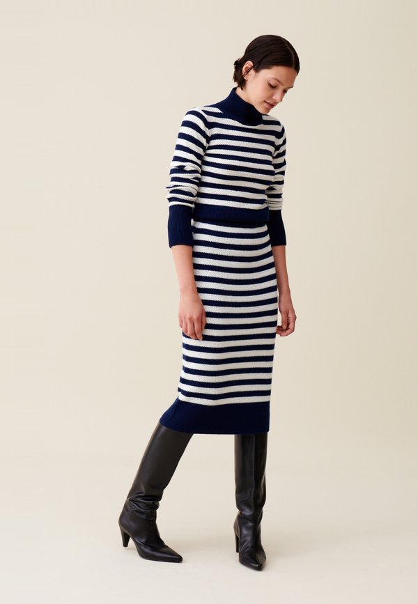 Claudie Pierlot MAAYENMARINIERE