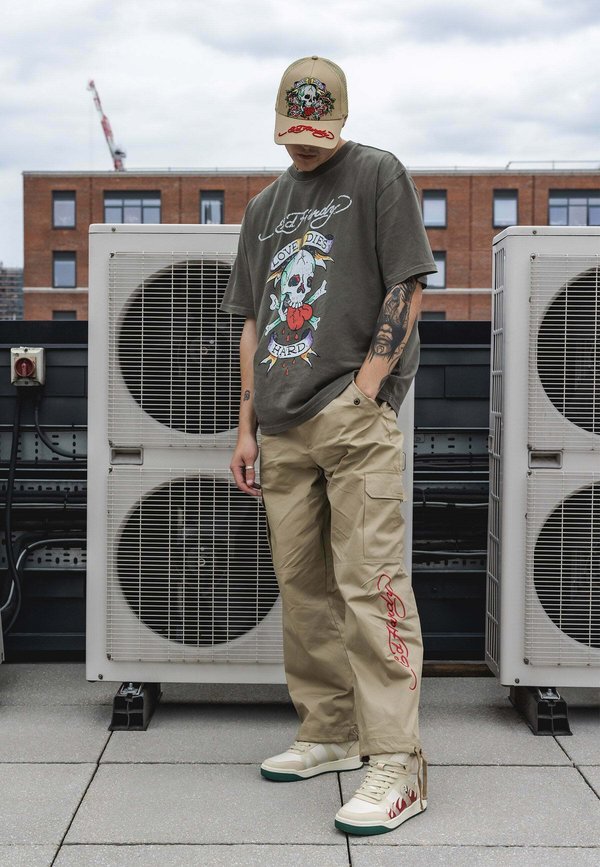 Ed Hardy  LOVE DIES HARD
