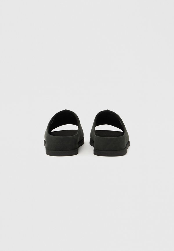 UGG OTZO