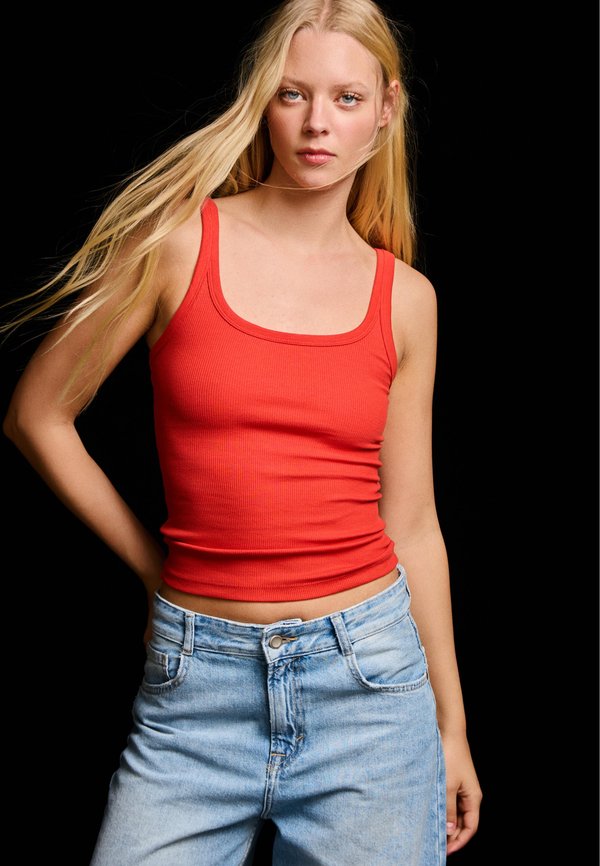 Bershka RIBBED STRAPPY - TOP - Top - coral