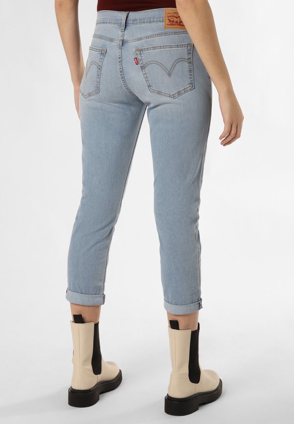 Levi's® MID RISE BOYFRIEND
