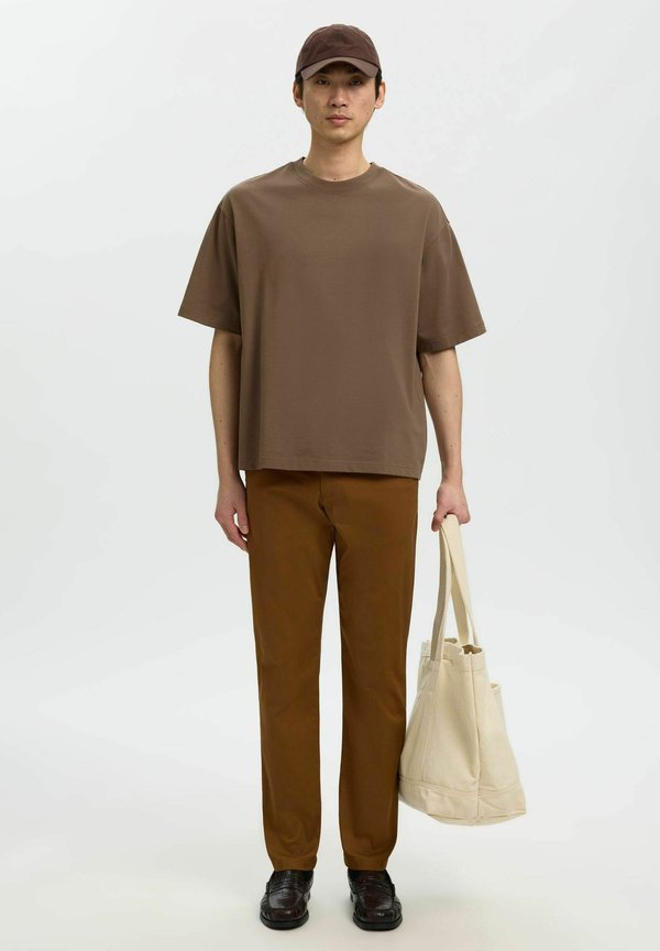 Selected Crew neck 100% cotton