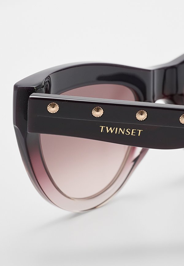 TWINSET