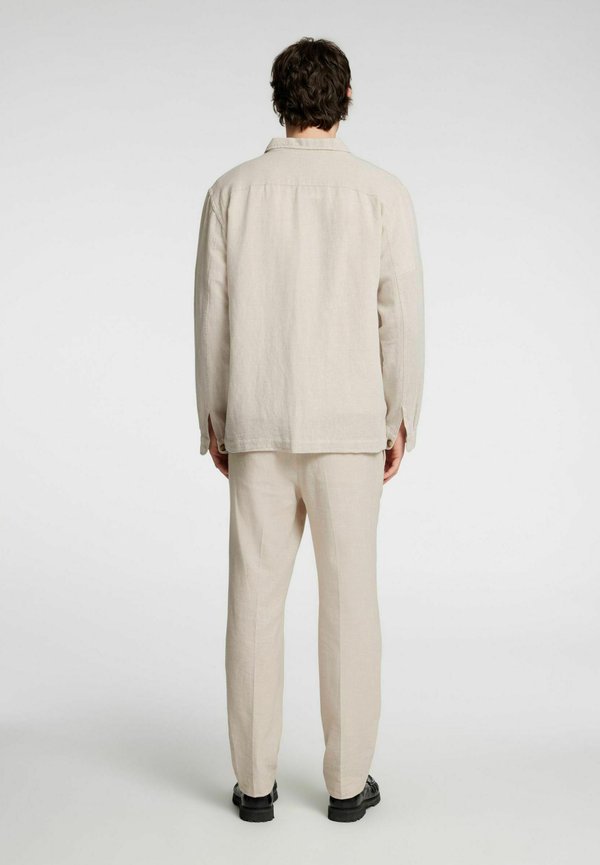 Selected Over Linen Blend