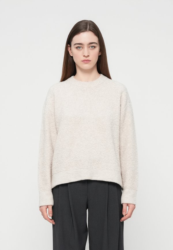 CLOSED CREW NECK LONG SLEEVE