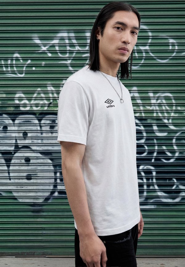 Umbro INDUSTRY GRAPHIC TEE