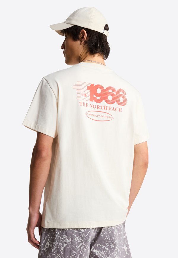 The North Face TRACK RELAXED SHORT SLEEVE TEE-GRAPHIC