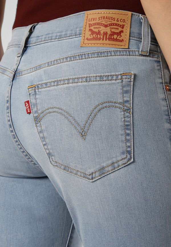 Levi's® MID RISE BOYFRIEND